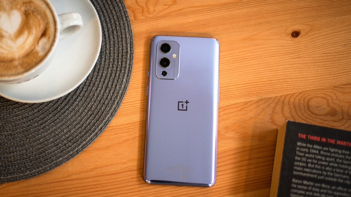 OnePlus 9 comes at an amazing price with 12GB of RAM and 256GB of storage