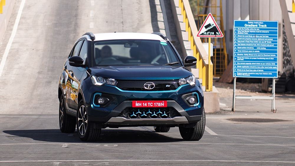 The price of the entry-level Tata Nexon EV is expected to fall to 11.50 on the stage by the end of 2021. Photo: Tata Motors