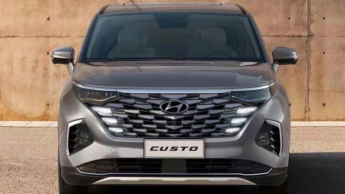 LED DRLs disguised as chrome trim on a large grille.  Photo: Hyundai