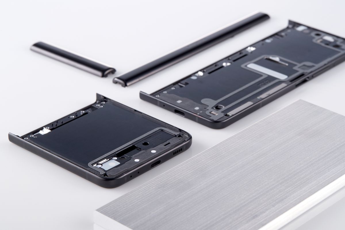 Armor Aluminum and parts from Samsung folding phones