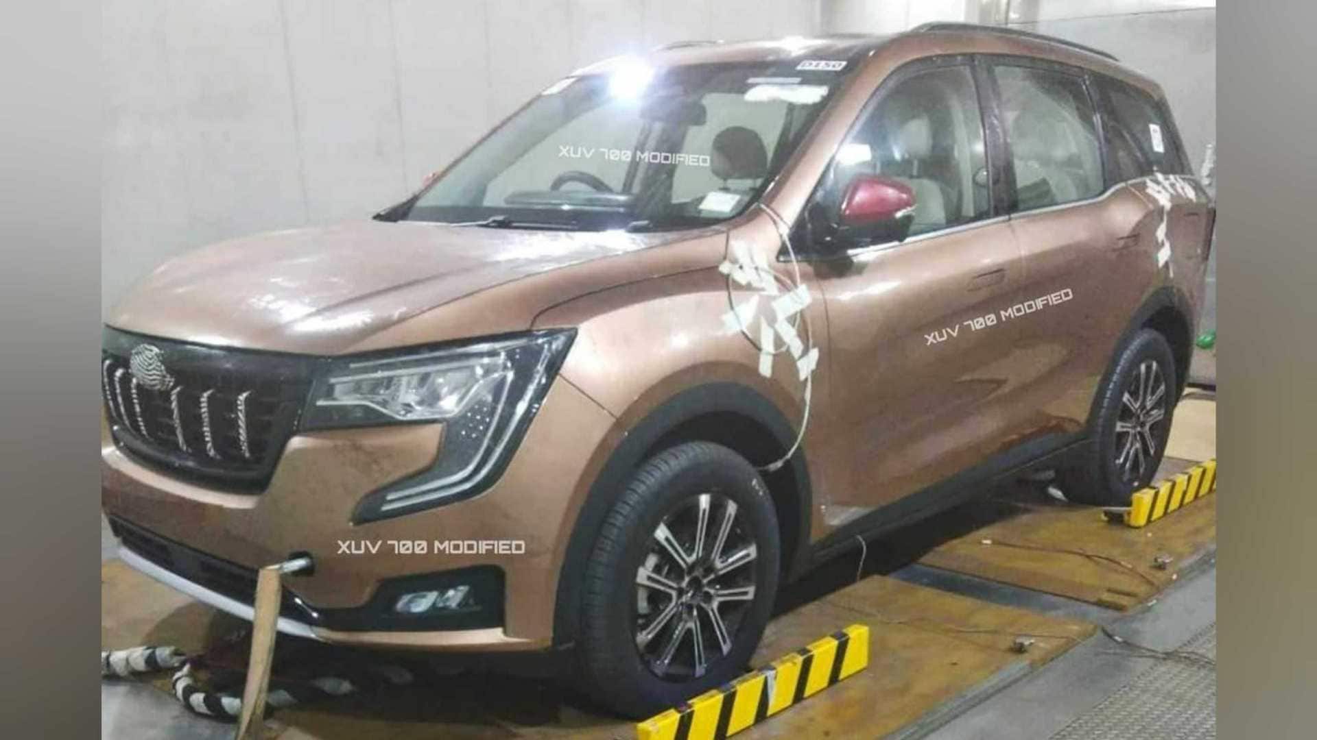 This is the first time the Mahindra XUV700 is seen completely uncovered.  Picture: 