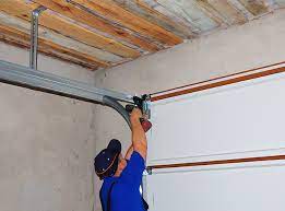 Signs For Hiring Residential Garage Door Repair Services In Lakewood CO | Garage Door Repair